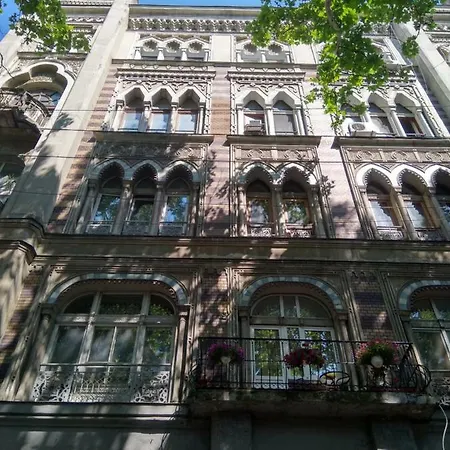 Двухуровневая Студия В Историческом Центре Apartment *