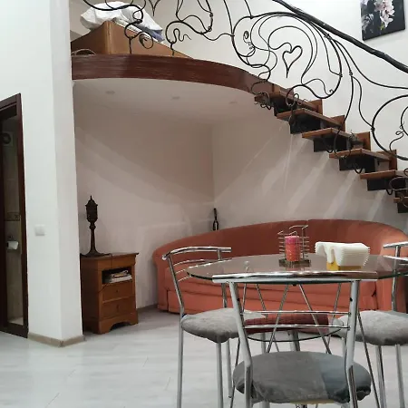 Двухуровневая Студия В Историческом Центре Apartment